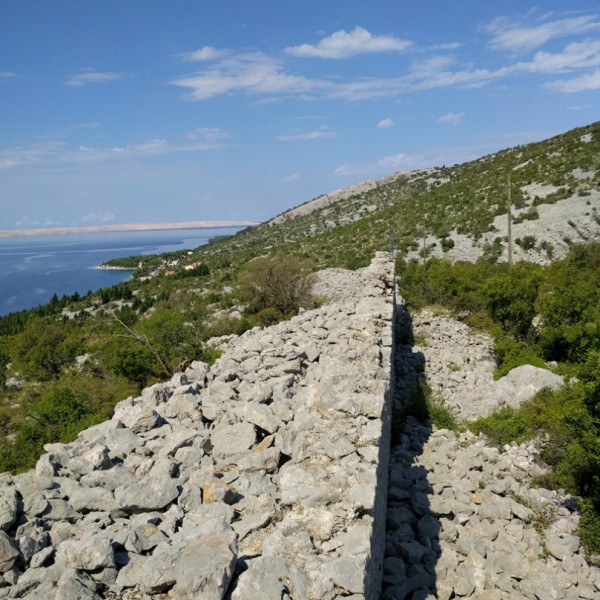 FORTRESS TRIBANJ &Scaron;IBULJINA (BYZANTINE), Apartmani Bosi i Goli Starigrad Paklenica