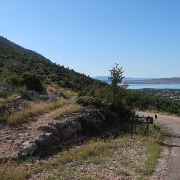 PEEK MALI VITRENIK - LITTLE BLOWER PEEK, Apartmani Bosi i Goli Starigrad Paklenica