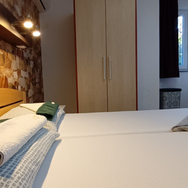 Sobe, Apartmani Bosi i Goli, Apartmani Bosi i Goli Starigrad Paklenica