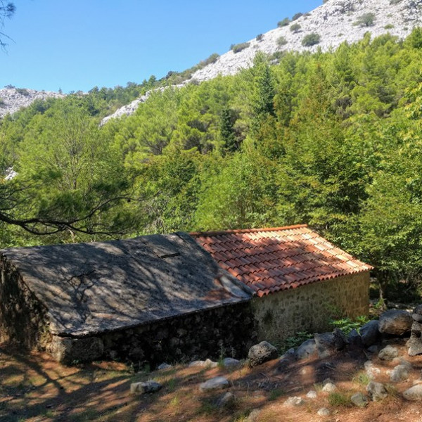 BARREL ROOFS, Apartmani Bosi i Goli Starigrad Paklenica
