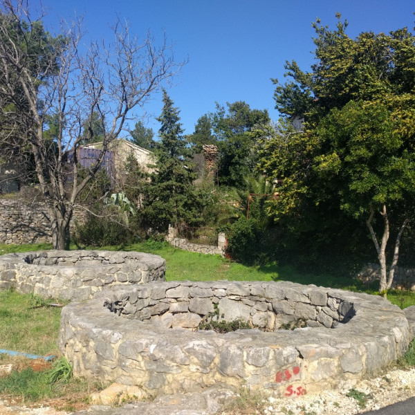 WELLS, CISTERNS, CATTLE WATERING, Apartmani Bosi i Goli Starigrad Paklenica