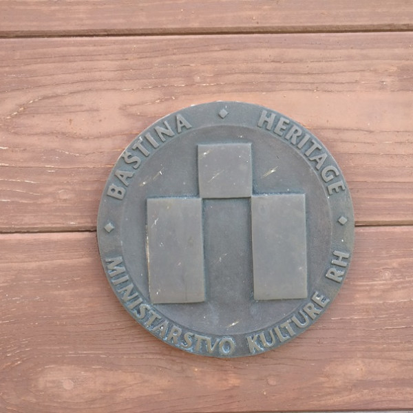 CHURCH OF ST. GEORG IN ROVANJSKJA, Apartmani Bosi i Goli Starigrad Paklenica