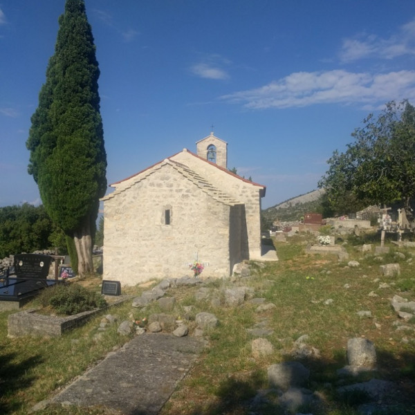 CHAPEL OF THE HOLY TRINITY (Orthodox) in TRIBANJ &Scaron;IBULJINA, Apartmani Bosi i Goli Starigrad Paklenica