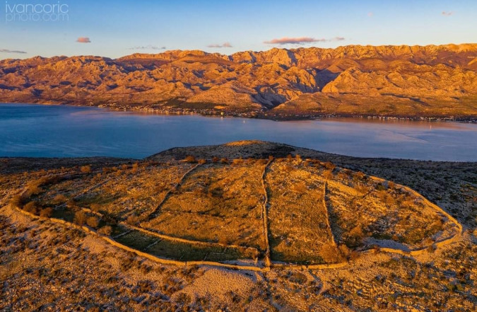 FORTRESS LERGA (ILLYRI - LIBURNIAN), Apartmani Bosi i Goli Starigrad Paklenica