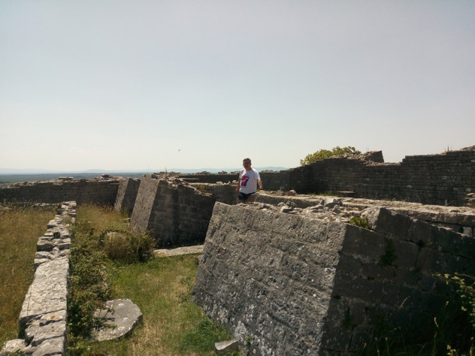 FORTRESS BARBARIJA (ILLYRI - LIBURNIAN), Apartmani Bosi i Goli Starigrad Paklenica