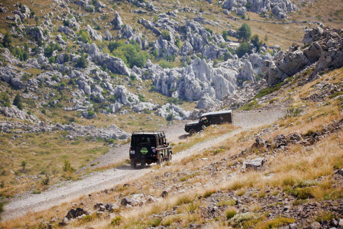 JEEP SAFARI OVER VELEBIT MOUNTAIN, Apartmani Bosi i Goli Starigrad Paklenica