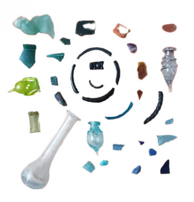 GLASS FRAGMENTS (ORIGINALS), Apartmani Bosi i Goli Starigrad Paklenica